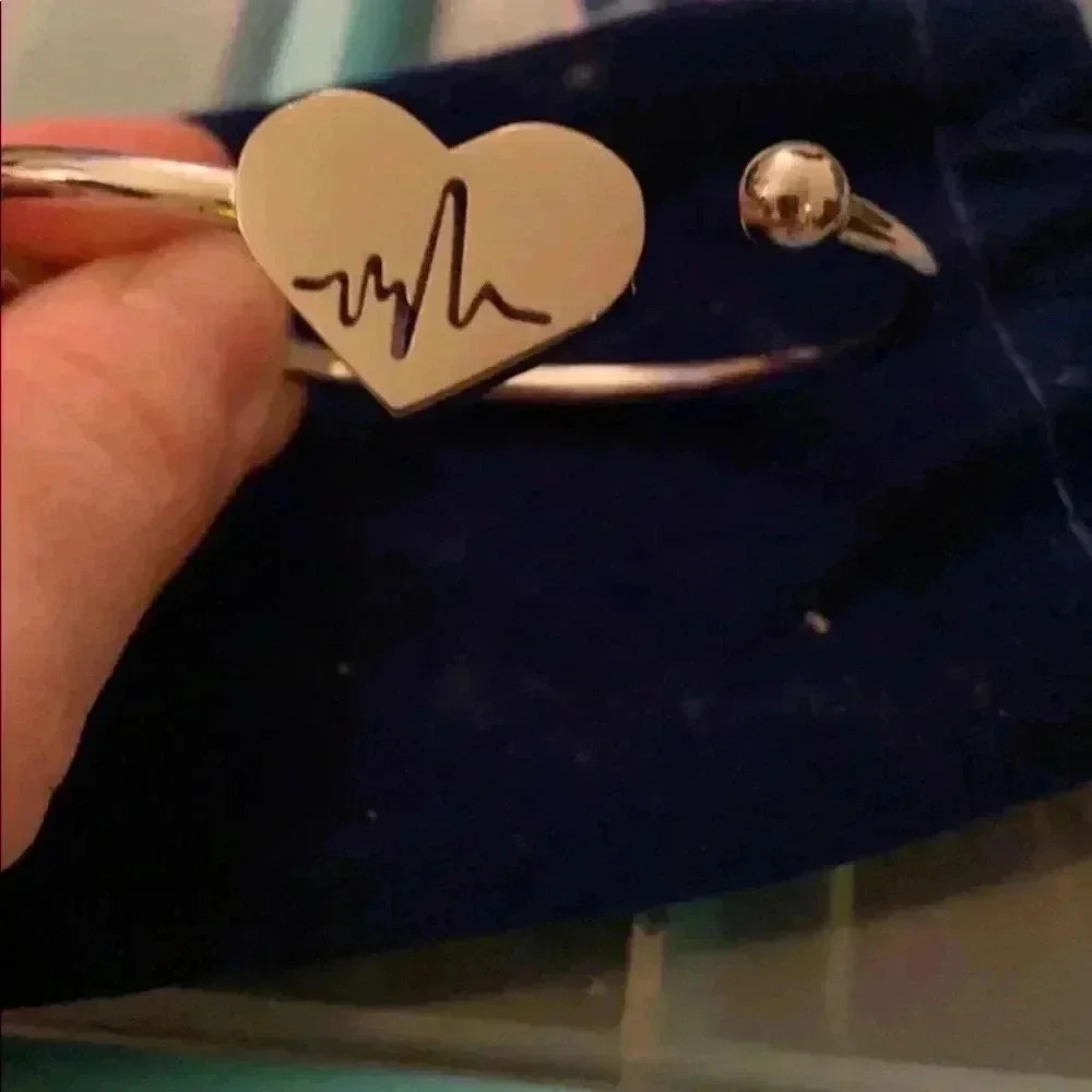 Nurse cuff silver toned New🥏